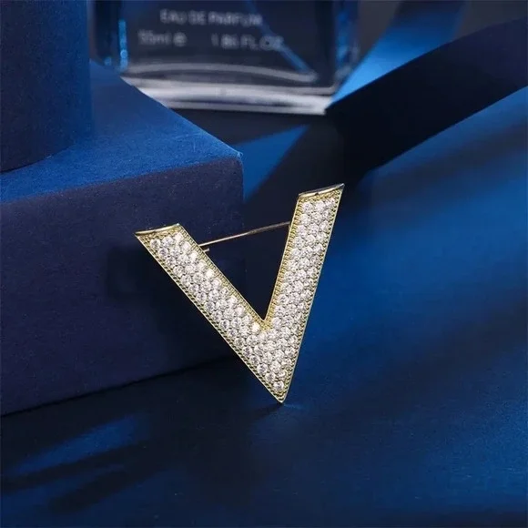VQ ‘V’ Letter Brooch - Picture 2 of 3